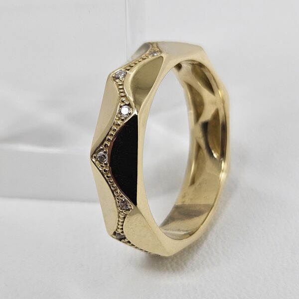 Anillo Zigzag con Piedras